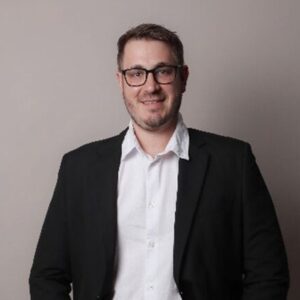 Prof Dr Lucas Pradebon Brondani