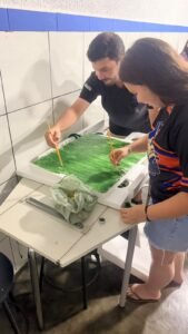 Agronomia SOBRESP: acadêmicos do 4º período confeccionaram maquetes topográficas durante aula prática.