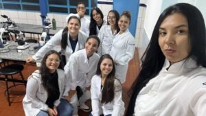 Farmácia e Fisioterapia SOBRESP: acadêmicos do 3º período realizaram aula prática de Virologia.